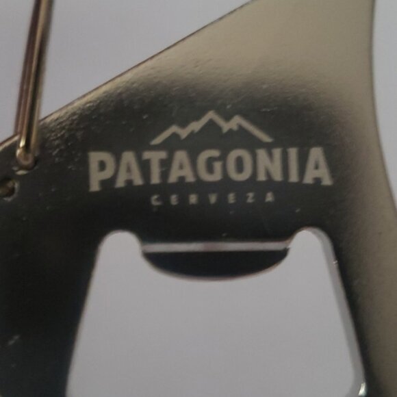 Patagonia Cerveza Carabiners bottle opener keychain - Picture 2 of 3